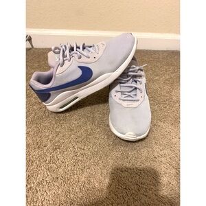 Nike Air Max Oketo Sneakers Womens Size 8 Purple lace Up Shoes